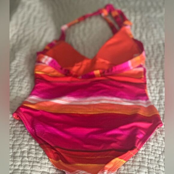 TRINA TURK Plunge One Piece Halter Swimsuit Size 8 ✨NWT✨ - Picture 11 of 11